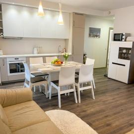 Spacious 2-Bedroom Apartment Free Private Parking in Vilnius، فندق في فيلنيوس