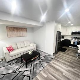Luxury One Bedroom Suite in Brighton, hotell i Saskatoon