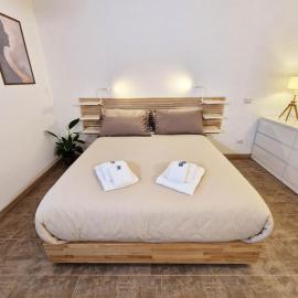 Casa Vacanze Metro C House Roma - Parcheggio Privato - Metro a 50 m, hotel u gradu Borghesiana 