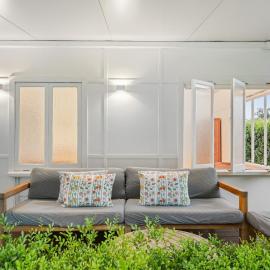 White Cockatoo Beachfront Cottage