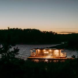 Naantali Houseboat & Sauna LUX, hotel sa Naantali