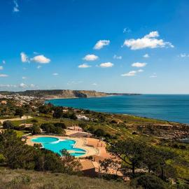 Sea View Apt - Porto Dona Maria Condo - Pool, hotel v destinaci Luz