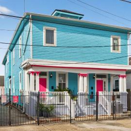 Urban 3 bedroom Local Art Filled Frenchman Oasis