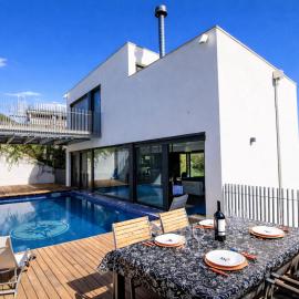 Catalunya Casas Modern Hilltop Haven with private pool 7km to beach