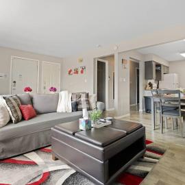 Cozy2bd Aurora Chgolnd Freeparkg Sleeps6 FreeWI-FI, hotel a Aurora
