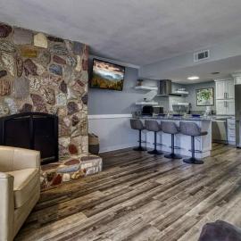 1023 English Mtn Condo by Beyond Expectations, хотел в Сивиървил