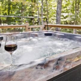 Bearodise by Beyond Expectations w Hot Tub, отель в Глейде