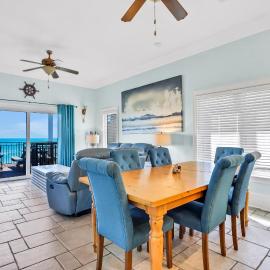 Beachfront home with pool elevator dog-friendly, hotel em St. George Island