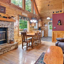 Hooked On Bears by American Patriot Getaways, hotel sa Starkeytown