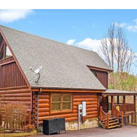 Bear Tracks Bungalow by American Patriot Getaways, hotel a Large Island