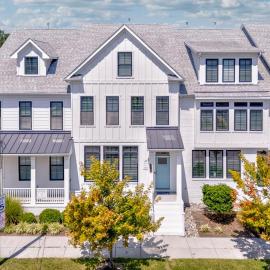 Spacious Coastal Retreat • Steps to Virginia Beach Fun, hotel a Virginia Beach
