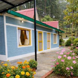Peak & Pine cottage, hotell sihtkohas Almora