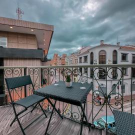 Il Palazzo Cuencano cafe with eternal sunsets