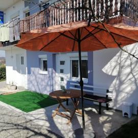 Apartman Antonio 2、カルロヴァッツのホテル