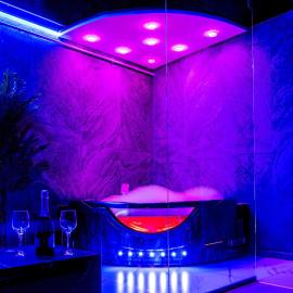SECRET JACUZZl & LOVE