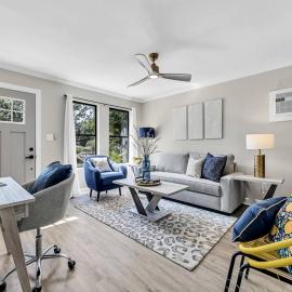 15% off! Front porch w/ Wi-Fi & Private Parking