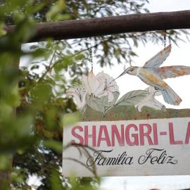 MOTO GP Chácara Shangrilá com 2 chalés 01 sobrado piscina até 13 hóspedes, hotel in Senador Canedo