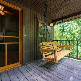 Quiet Country Cabin • Near Trails & State Parks, hotel in Jasonville