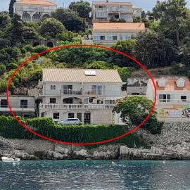 Apartments by the sea Zavalatica, Korcula - 184, hotel in Čara