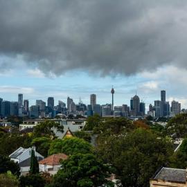 VIEWS of City and Anzac Bridge and Blue Mtns 1BR in 2BR Annandale Apt