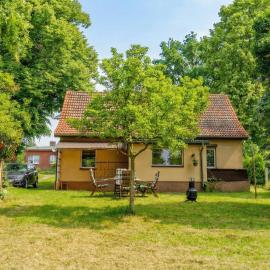 Träumen unter Bäumen - Omas lütte Obstbutze am See, hotel v mestu Lübstorf