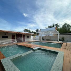 SeventhHeaven Nasugbu, hotel in Reparo