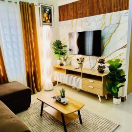 Bloomstone - 2BR Family Suite in Gensan, Hotel in Dulongabong