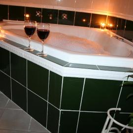 Lotus Lodges، فندق في Sassafras
