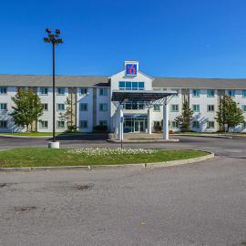 Motel 6-Whitby, ON - Toronto East, hotel em Whitby