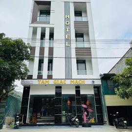 TAM GIAC MACH Hotel โรงแรมในYên Minh