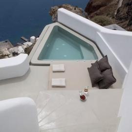 Cycladic Serenity Villa with Private dipping Pool in Oia
