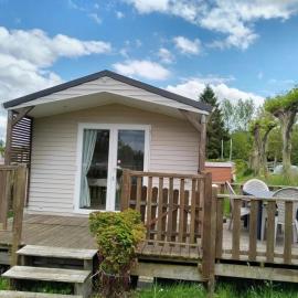 Camping 3 étoiles - efb0hg, hotel in Arques-la-Bataille