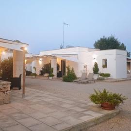 Dimora Monsignore, hotel a Torre Lapillo
