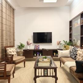 Nivera Stays 4BR Luxury Private Home near Airport, South Delhi, hotel in New Delhi