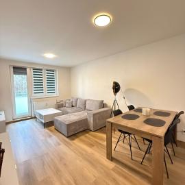 Mid-Town Spacious Apartment, hotel in Banská Bystrica