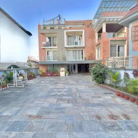 Triluna Apartments