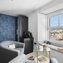 Vigilance Suite - Free Wi-Fi - Sea View, hotel Brixhamben