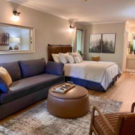 Cozy, Renovated Legends Fountain View - Unit 208
