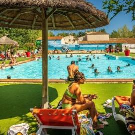 ZEcamping 4 étoiles 500m plage piscine couverte animaux acceptés club enfant, hotel v destinácii Sérignan