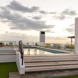 VIA Studio Apartments with pool in New Kingston, hotell i Kingston
