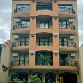 Altoparque Hotel Salta, хотел в Салта