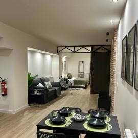 Apartamentos Bajo La Viga con Piscina