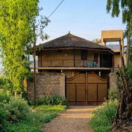 Birhanu Guest House and Tours, hotel di Lalībela