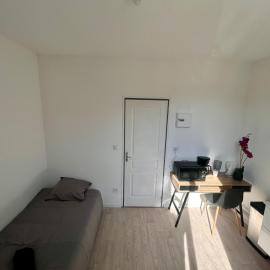 Résidence Remy cooghe chambre privative à louer: Roubaix şehrinde bir otel