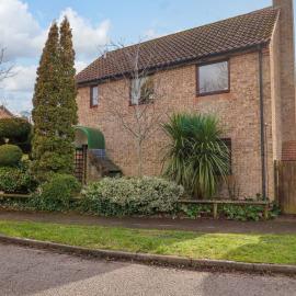 17 Demesne Gardens