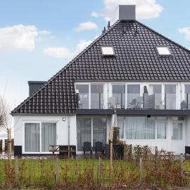 Welcome in - Bovenappartement Paviljoenwei 12-29, Sneek - Offingawier, hotel Offingawier városában