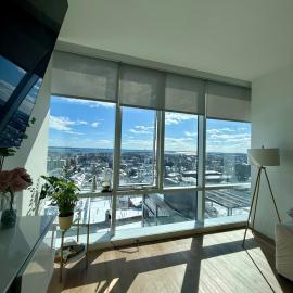 Luxury 1BR w Stunning Floor-to-Ceiling Water Views, hotel en New Rochelle