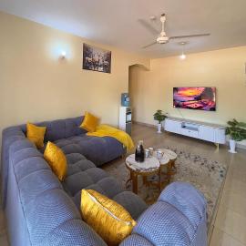 COZY Two BEDROOM, hotelli kohteessa Bamburi