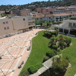 Appartement calme au cœur de Cavalaire, climatisé avec terrasse, parking et toutes commodités - FR-1-100-233