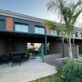 Elegance no2 - Urla Pier Sea View Villa, hotel u gradu Urla